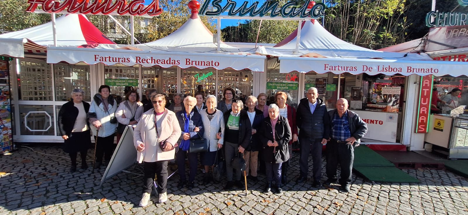 Os utentes do seu Centro de Dia, na festa de S. Martinho 2025